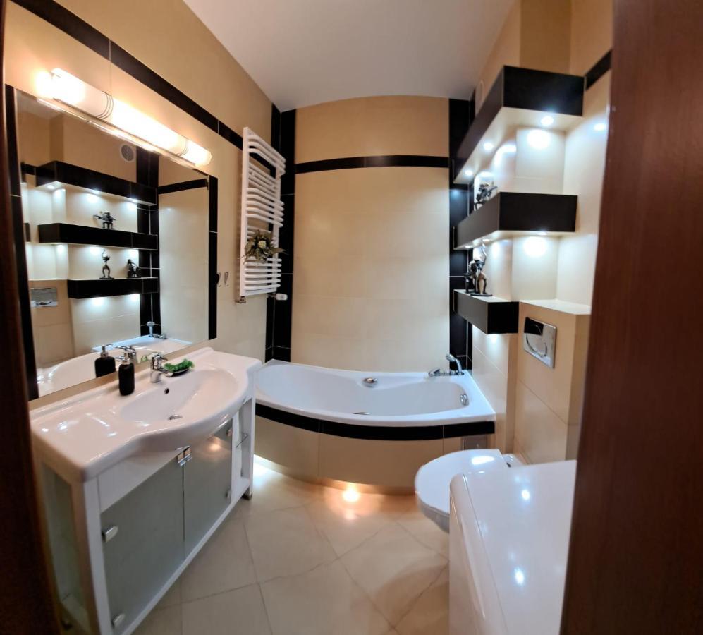 Apartament กดัญสก์ ภายนอก รูปภาพ